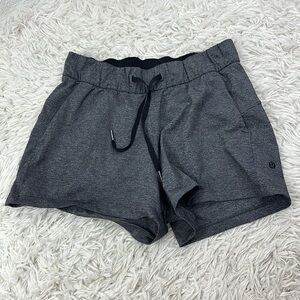 Lululemon On The Fly Short *2.5" Heathered Black